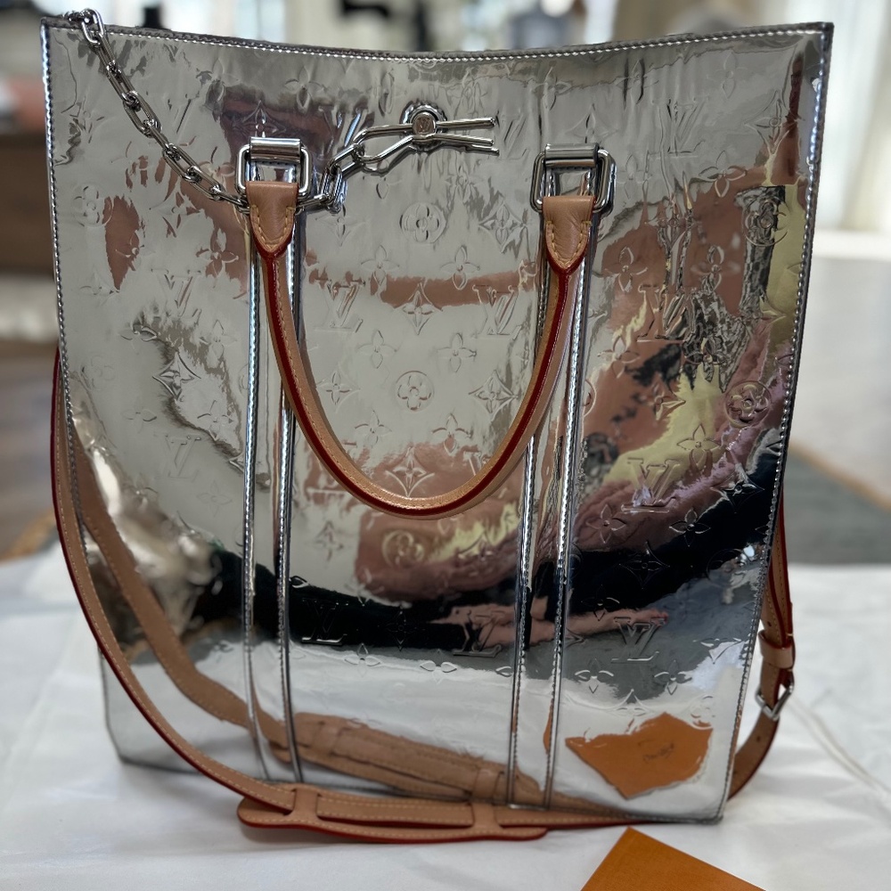 LOUIS VUITTON Monogram Miroir Sac Plat. 100% Authentic OR MONEY BACK!